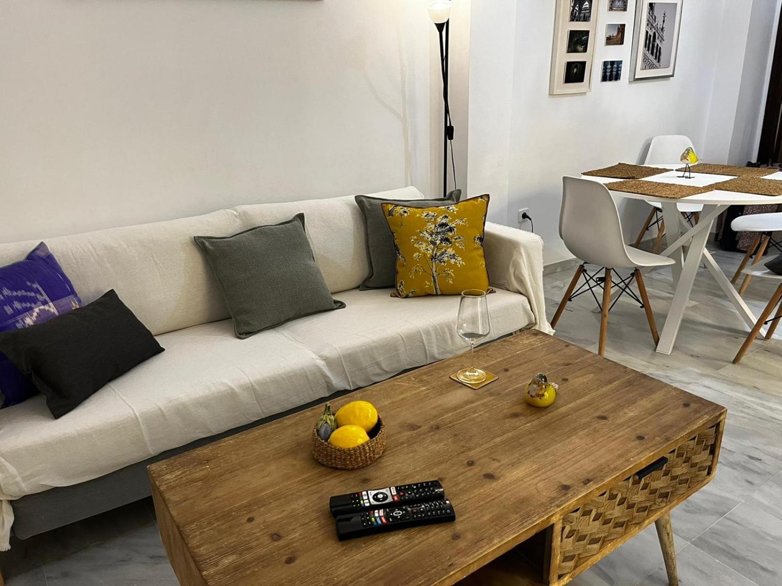 Aitana En Alvarez Quintero Appartement Séville
