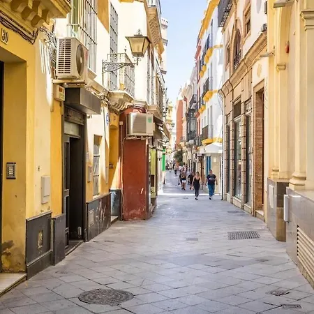 Aitana En Alvarez Quintero Seville Exterior photo